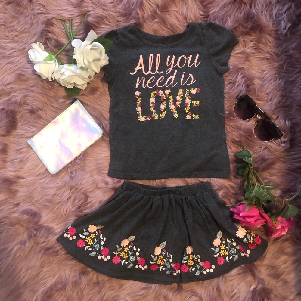 Girls T-shirt and skirt set